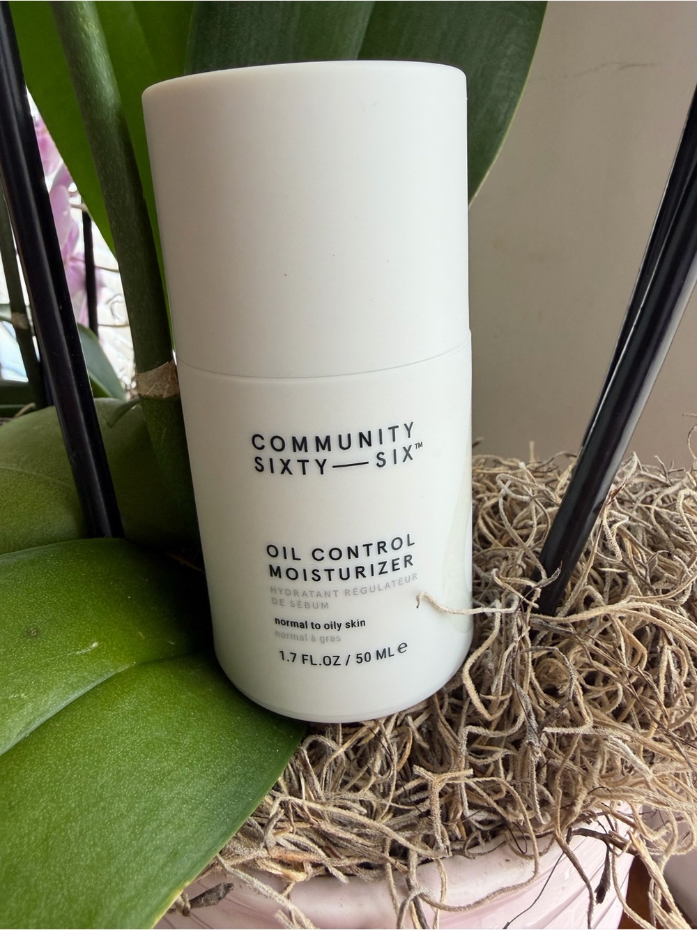 Oil Control Moisturizer - White - Picture 4 of 4